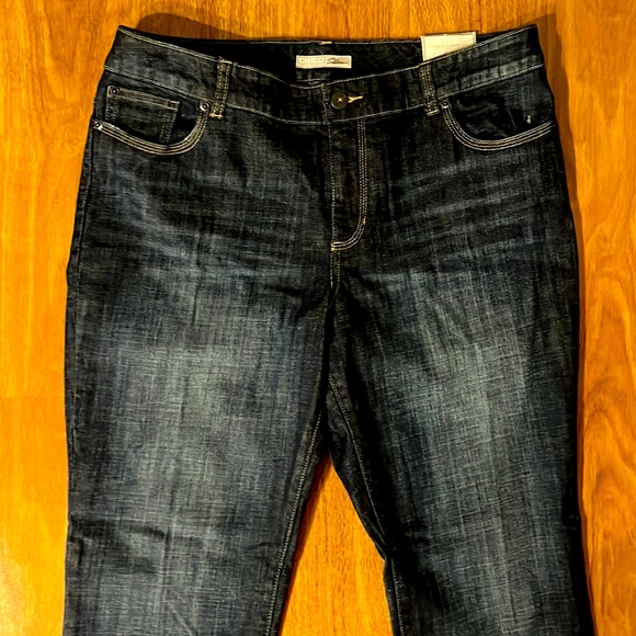 Chico’s 2.5 NWT Platinum Denim Ultimate Fit Jeans - Picture 1 of 7